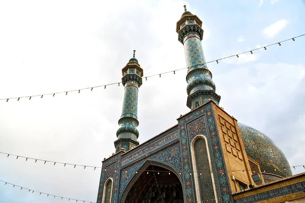 En iran et ancien minaret de mosquée antique — Photo