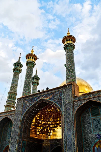 İran ve eski antika Camii minaresi — Stok fotoğraf
