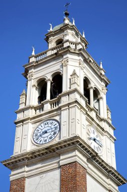 Busto arsizio eski soyut İtalya duvar ve kilise 