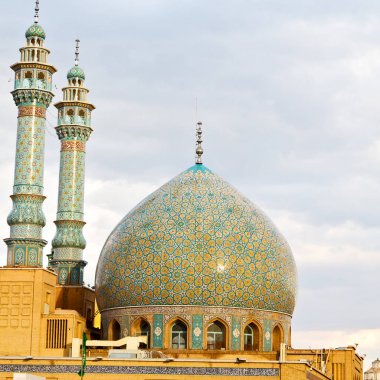 İran ve eski antika Camii minaresi