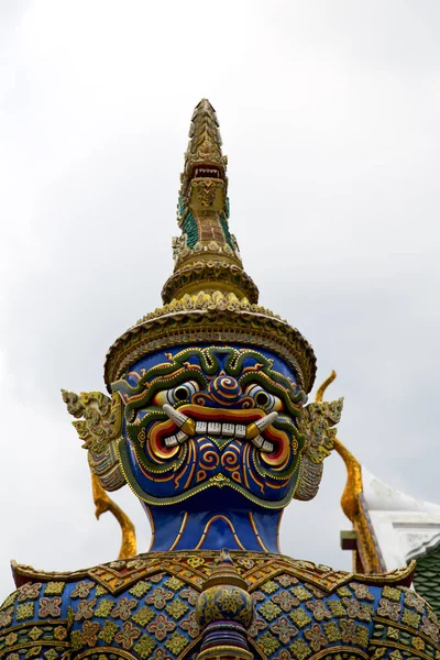 Demônio Templo Bangkok Ásia Tailândia Abstrato Cruz Cores Passo Ouro — Fotografia de Stock