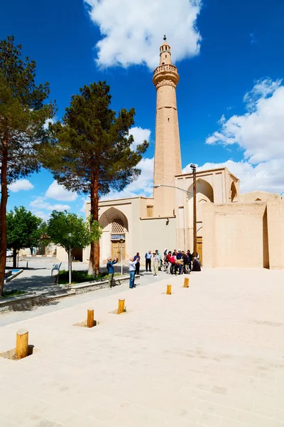 En el minarete de Iran cerca del cielo — Foto de Stock