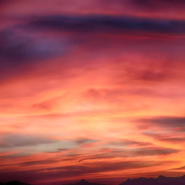 フィリピンの抽象的な雲と夕日 — ストック写真