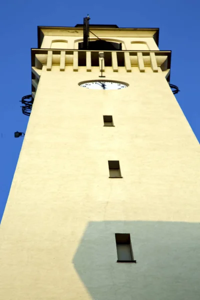 Olgiate olona stary streszczenie we Włoszech mur i wieża być — Zdjęcie stockowe