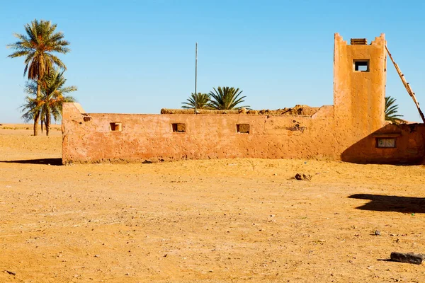 Sahara africa in marocco palm l'ancienne contruction et son — Photo