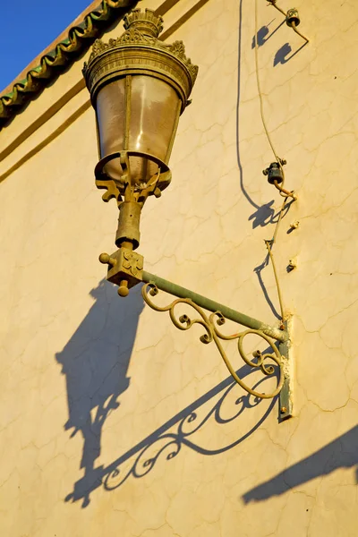 Lampy uliczne Maroko Afryka stary zardzewiały — Zdjęcie stockowe