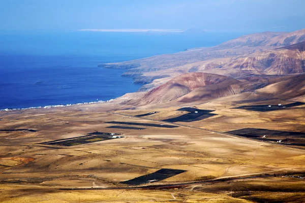 Desde lo alto de la costa de lanzthe field —  Fotos de Stock