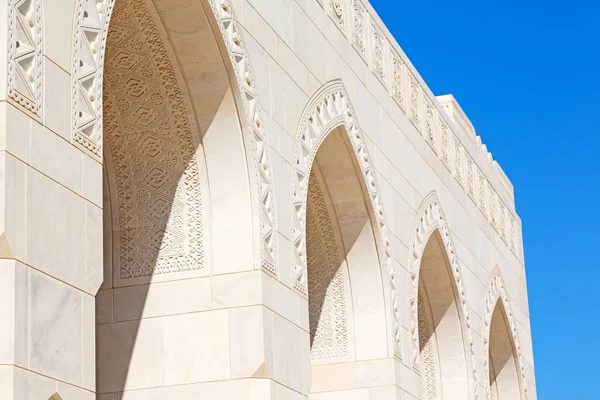 Umman muscat büyük cami duvarına