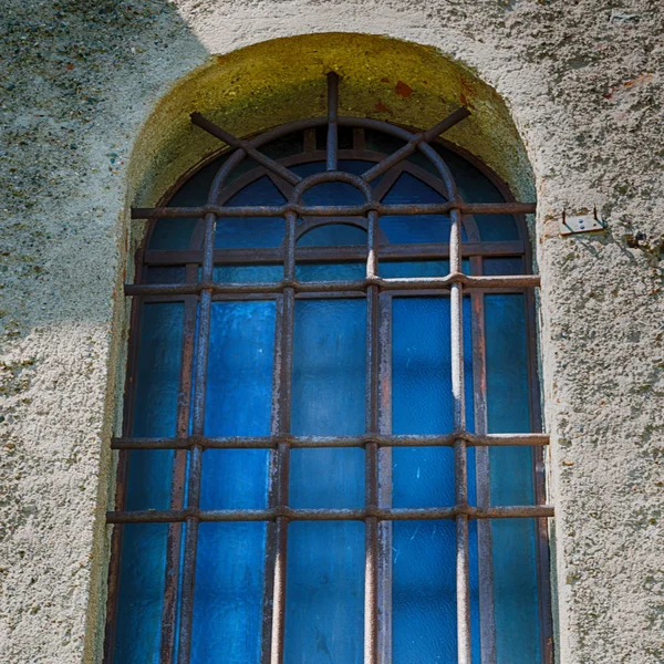 In italy   antique historical  window — Stock Photo, Image