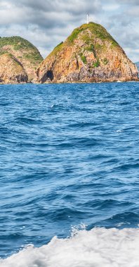   Tekne ve Pasifik Okyanusu görünümünden   