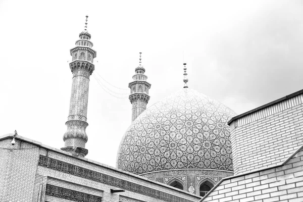 W Iranie i stary minaret meczetu antyczne — Zdjęcie stockowe