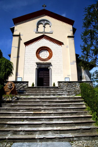 Lombardy Crugnola Old Church Closed Brick Tower Trowalk Italy — стоковое фото