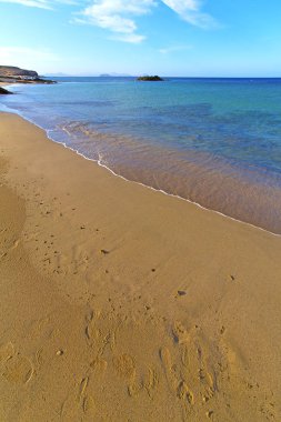 Beyaz kıyısında lanzarote İspanya ayak sesi
