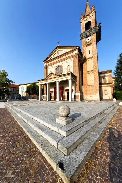 Parabiago Antigua Iglesia Cerrada Torre Ladrillo Acera Italia Lombardía — Foto de Stock