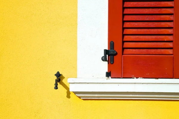 Finestra Rossa Varano Borghi Palazzi Italia Astratto Giornata Sole Legno — Foto Stock