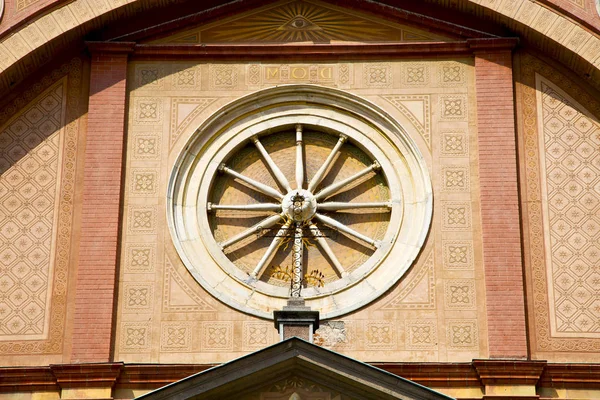 Gül pencere İtalya lombardy lonate kiremit — Stok fotoğraf
