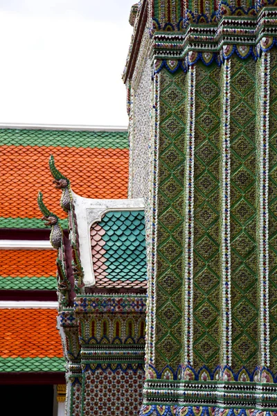Thailandia tempio bangascar astratto croce drago — Foto Stock