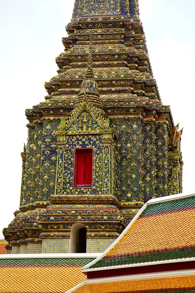 Thailandia mosaico di religione bangascar — Foto Stock