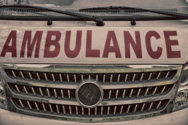   bir ambulans kavramı tıbbi bakım kaporta