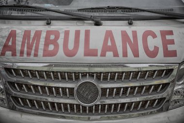   bir ambulans kavramı tıbbi bakım kaporta