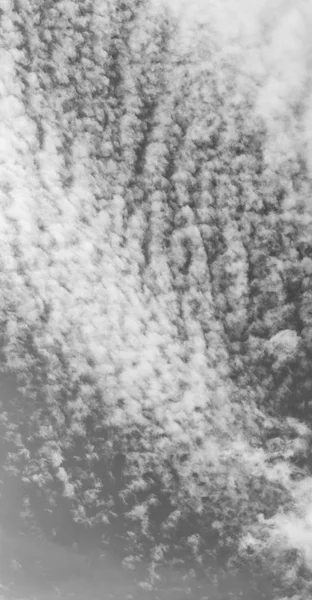 A felhős bolyhos égboltra, mint a paradicsom — Stock Fotó