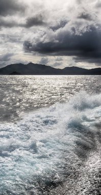 Pasifik Okyanusu bulutlar ve ışıklar 