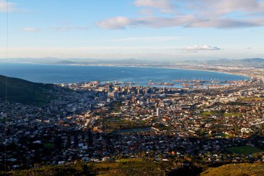 Güney Afrika cape town şehir manzarası içinde Masa Dağı