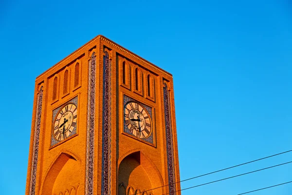 In iran antica torre dell'orologio — Foto Stock