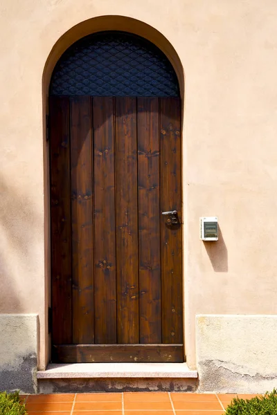 Italie lombardie la milano vieille église porte anneau fermé — Photo