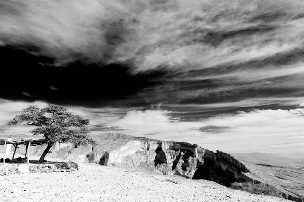 En Oman el viejo desfiladero de montaña — Foto de Stock