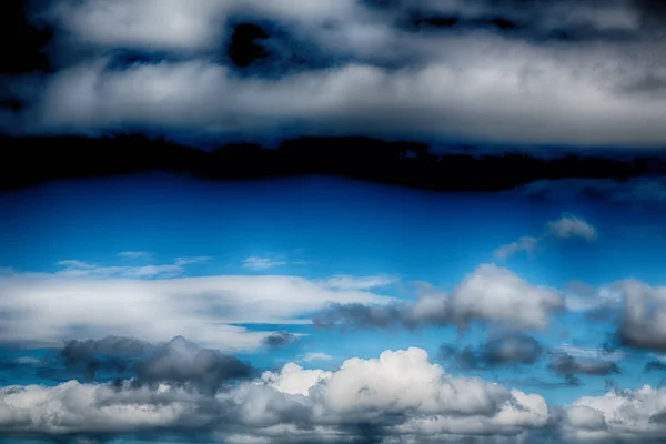 Vista do céu fofo nublado como o paraíso — Fotografia de Stock