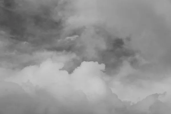 Vista del cielo nublado y esponjoso como el paraíso —  Fotos de Stock