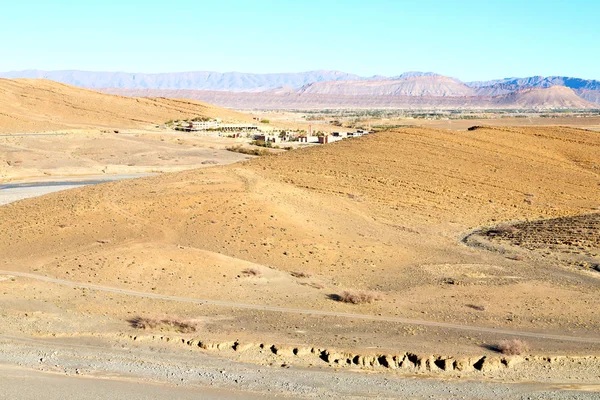 Brown construction in valley morocco africa the at — стоковое фото