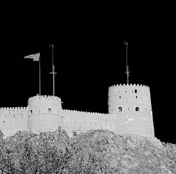 In oman muscat rock  the old defensive  fort battlesment sky and — Stock Photo, Image