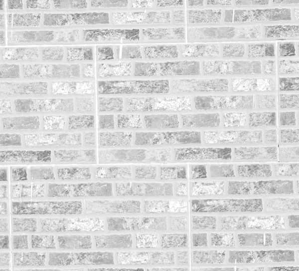 오만 원과 블록 개요 건물 근처 오래 된 벽에 — 스톡 사진