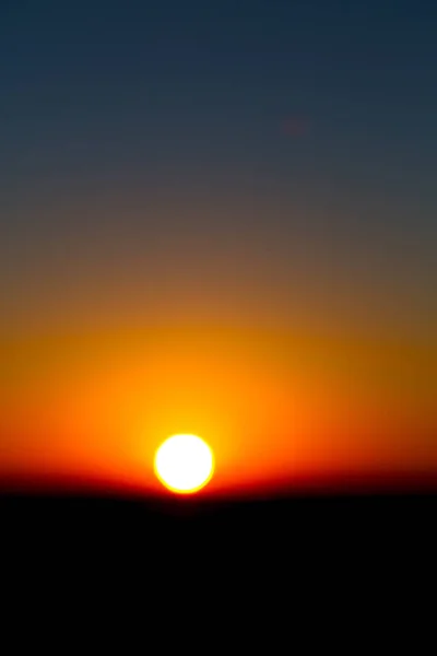 Suddig Solen Faller Ner Arabiska Havet Ocean Oman Kustlinje — Stockfoto