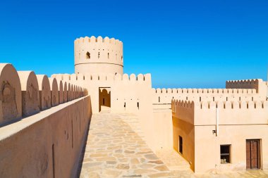 Umman Muscat eski savunma fort battlesment gökyüzü bir
