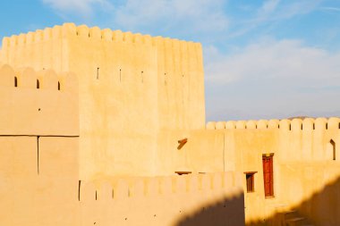 Umman Muscat eski savunma fort battlesment gökyüzü bir