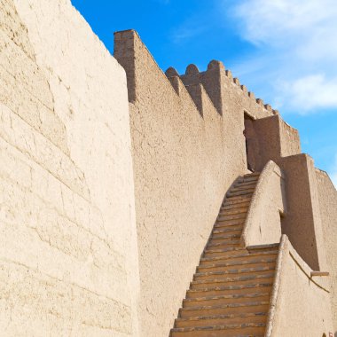 Umman Muscat eski savunma fort battlesment gökyüzü bir