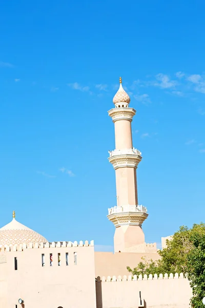 In oman muscat the old mosque minaret and religion in clear sky — Stock Photo, Image