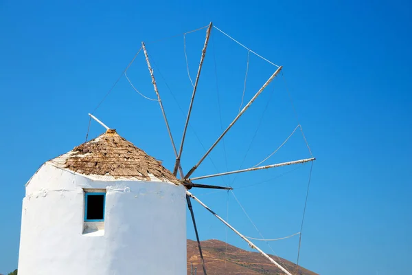 サントリーニ島ギリシャ ヨーロッパと空オールド ミル — ストック写真