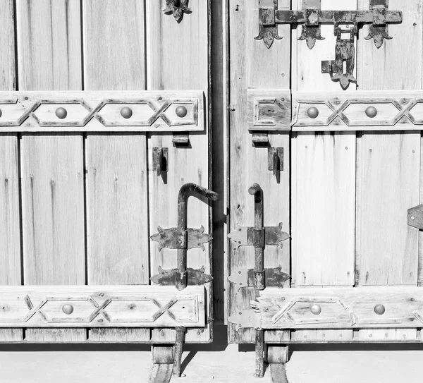 En oman antigua textura de puerta antigua y línea de fondo abstracto — Foto de Stock