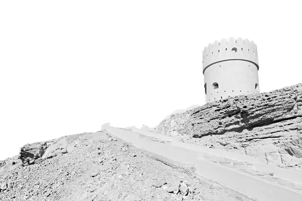 在阿曼马斯喀特岩石老防守堡 battlesment 天空和 — 图库照片