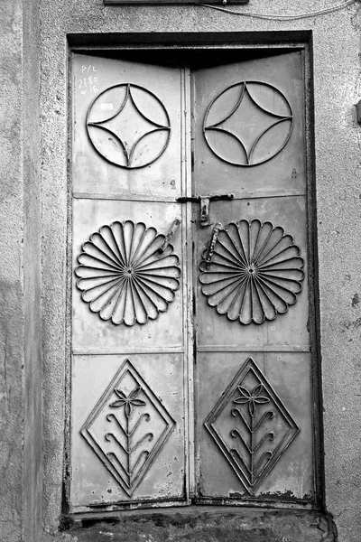 In   oman old wooden  door — Stock Photo, Image