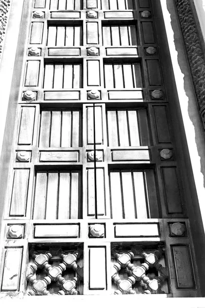 In   oman old wooden  door — Stock Photo, Image