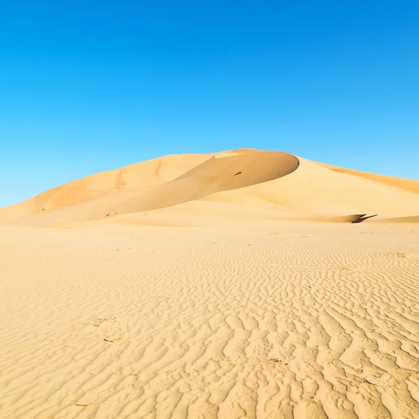 En oman viejo desierto frotar al khali el cuarto vacío y al aire libre — Foto de Stock