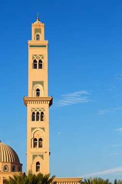 Umman muscat oteli eski Camii Minare ve din gökyüzü temizleyin