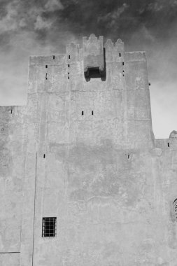 Umman Muscat eski savunma fort battlesment gökyüzü bir