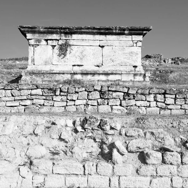 Pamukkale Construção Velha Peru Asiático Coluna Templo Romano — Fotografia de Stock