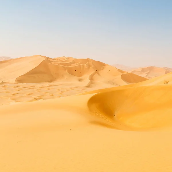 Paysage Beau Désert Sable Sous Ciel Bleu Dans Oman Frotter — Photo